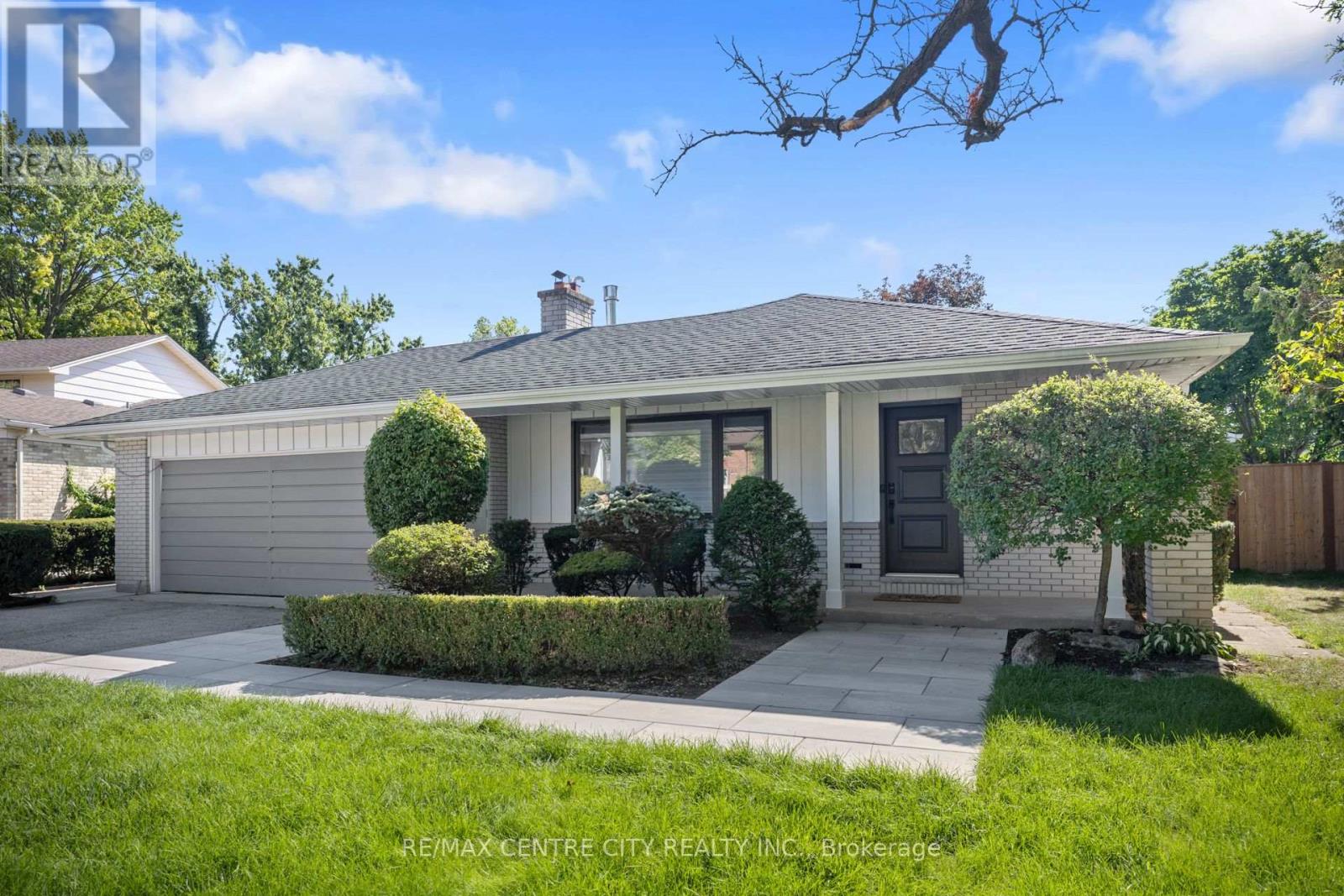 1223 ROYAL YORK ROAD, London North, Ontario