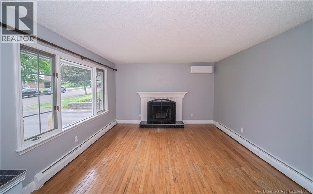 150 Surrey Crescent, Fredericton, New Brunswick  E3B 4L3 - Photo 4 - NB145059