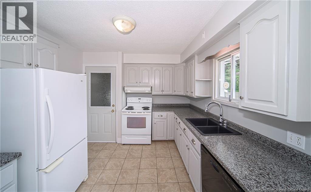 150 Surrey Crescent, Fredericton, New Brunswick  E3B 4L3 - Photo 7 - NB145059