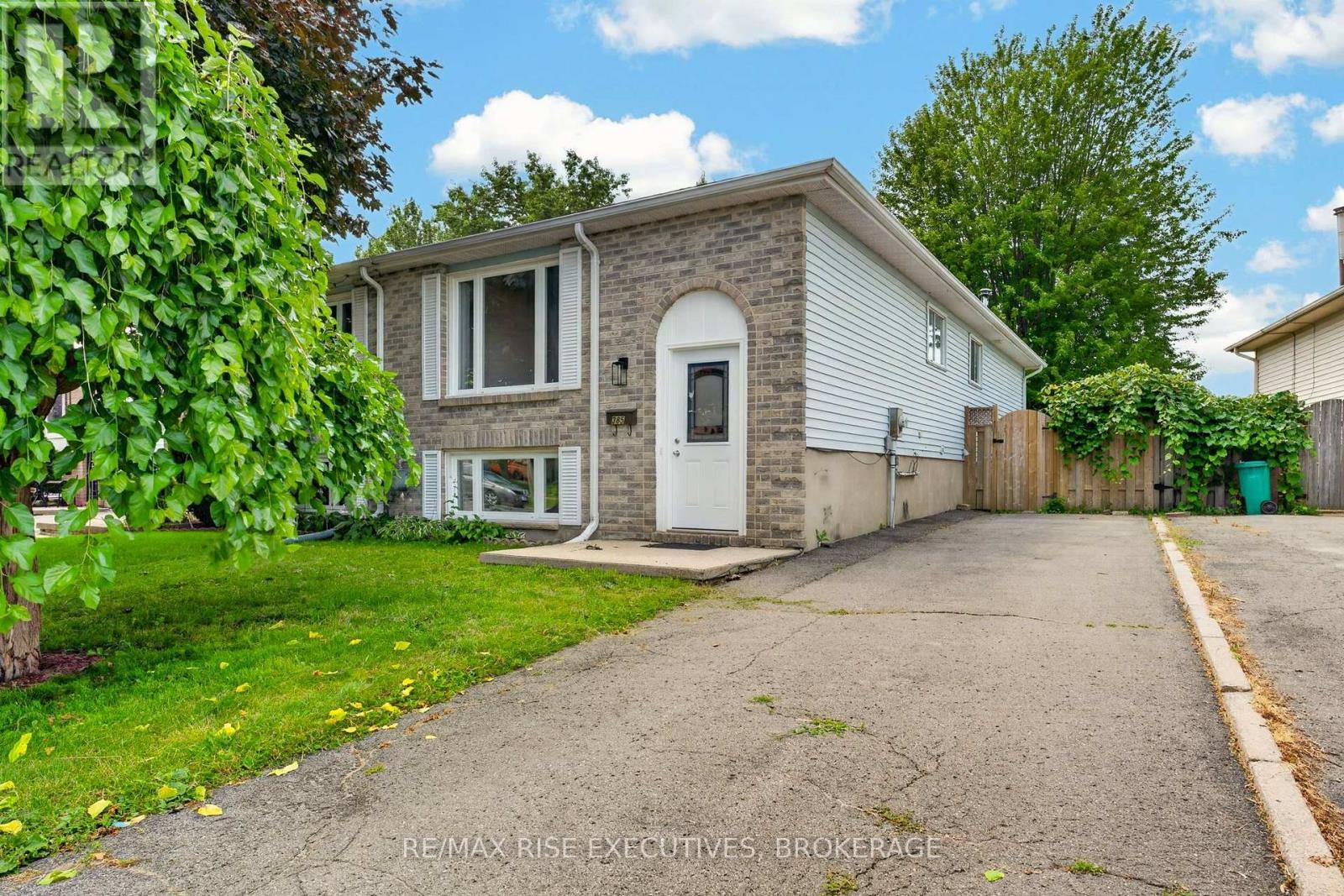 385 Melanie Avenue, Kingston, Ontario  K7M 8B2 - Photo 1 - X13633128
