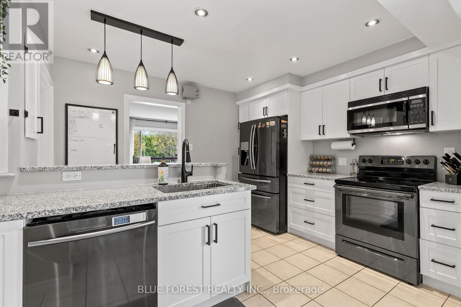 436 Baseline Road E, London South, Ontario  N6C 2P6 - Photo 10 - X13633104