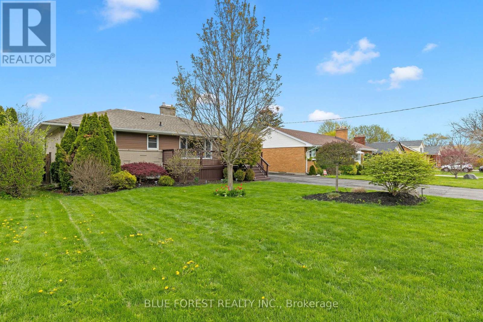 436 Baseline Road E, London South, Ontario  N6C 2P6 - Photo 2 - X13633104
