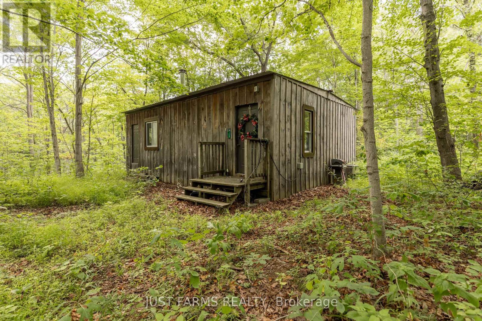 1052 Longwoods Road, Southwest Middlesex, Ontario  N0L 1Z0 - Photo 6 - X13633112