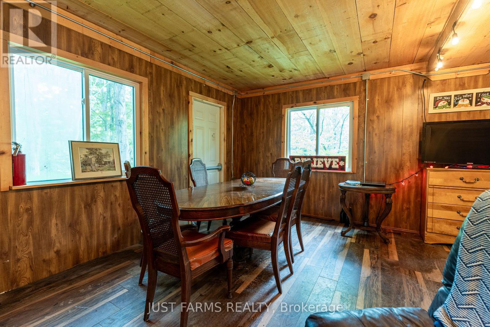 1052 Longwoods Road, Southwest Middlesex, Ontario  N0L 1Z0 - Photo 9 - X13633112