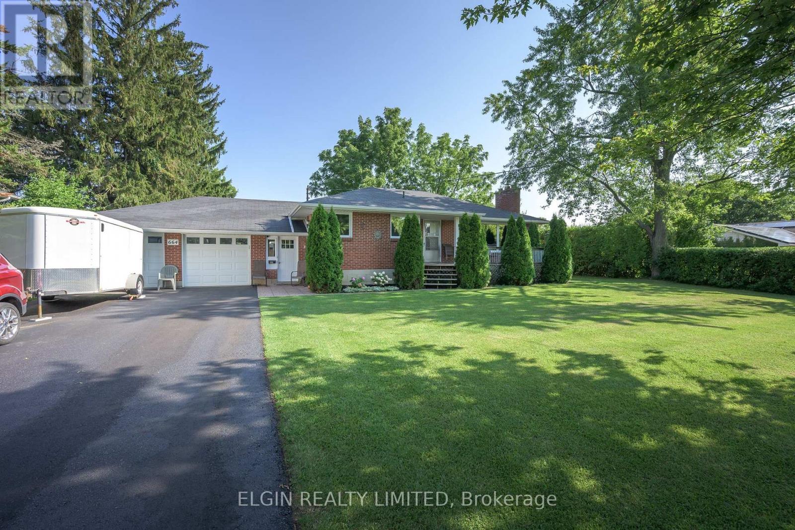 664 Elm Street, St. Thomas, Ontario  N5R 1L3 - Photo 2 - X13633154