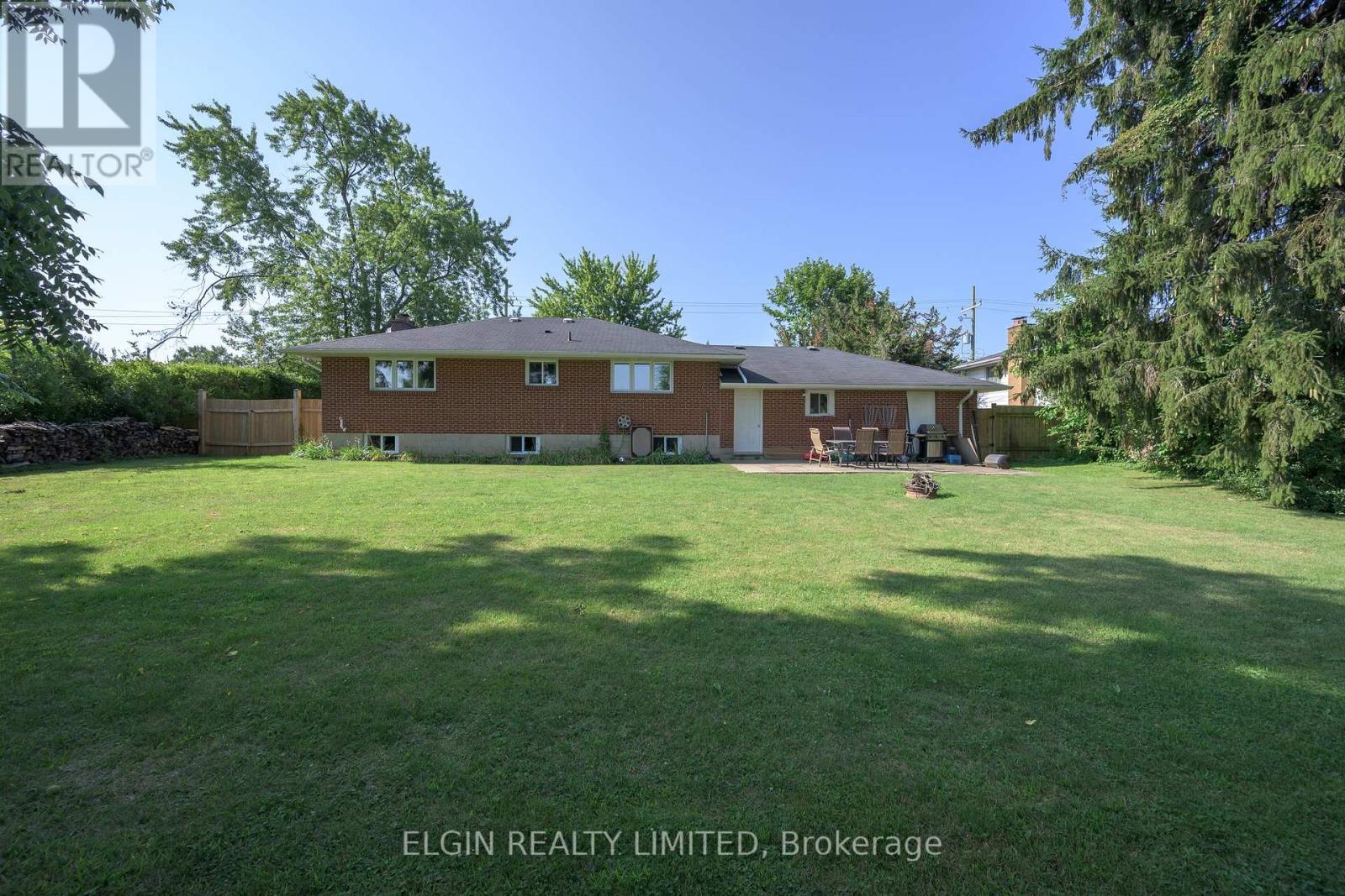 664 Elm Street, St. Thomas, Ontario  N5R 1L3 - Photo 8 - X13633154