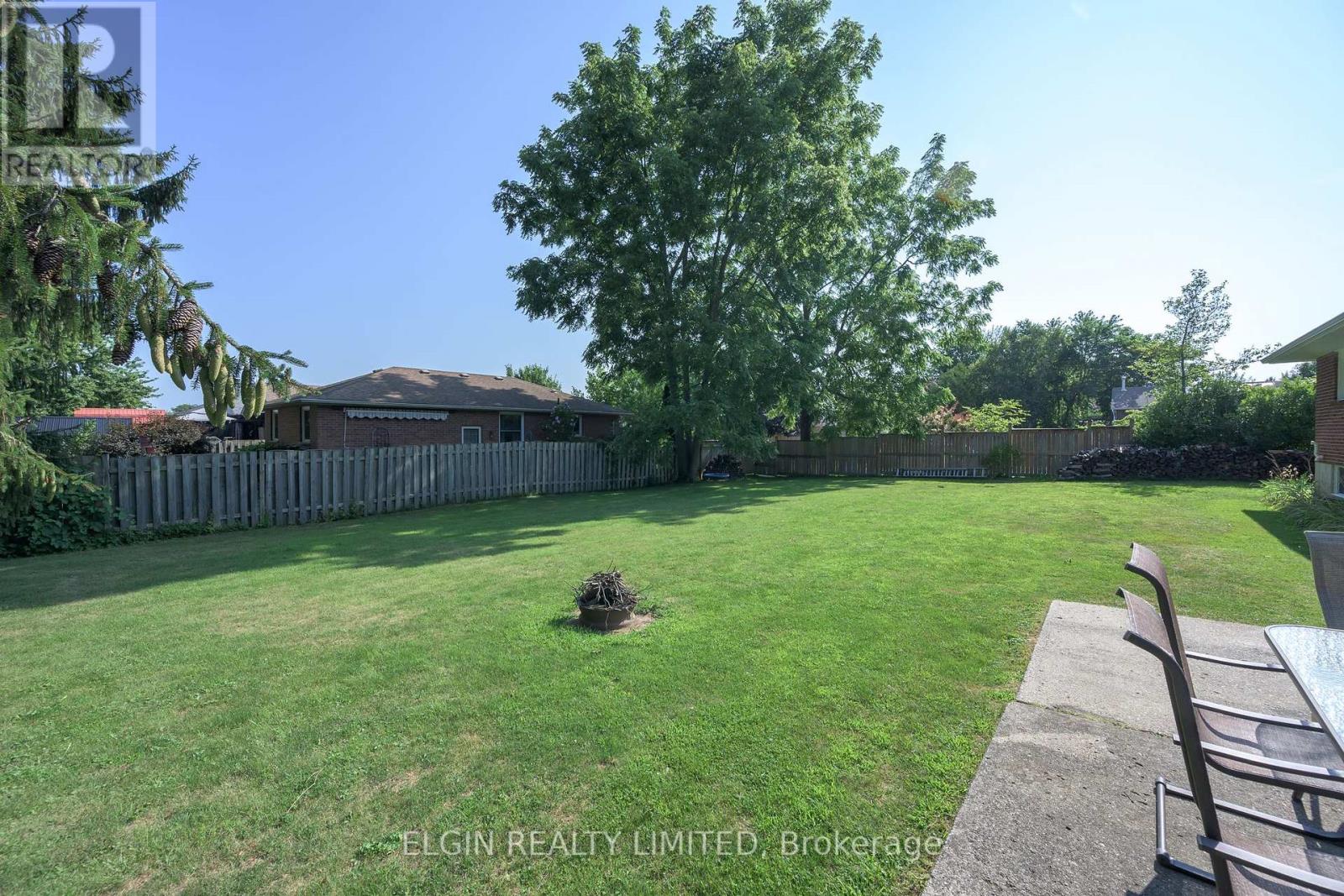 664 Elm Street, St. Thomas, Ontario  N5R 1L3 - Photo 9 - X13633154