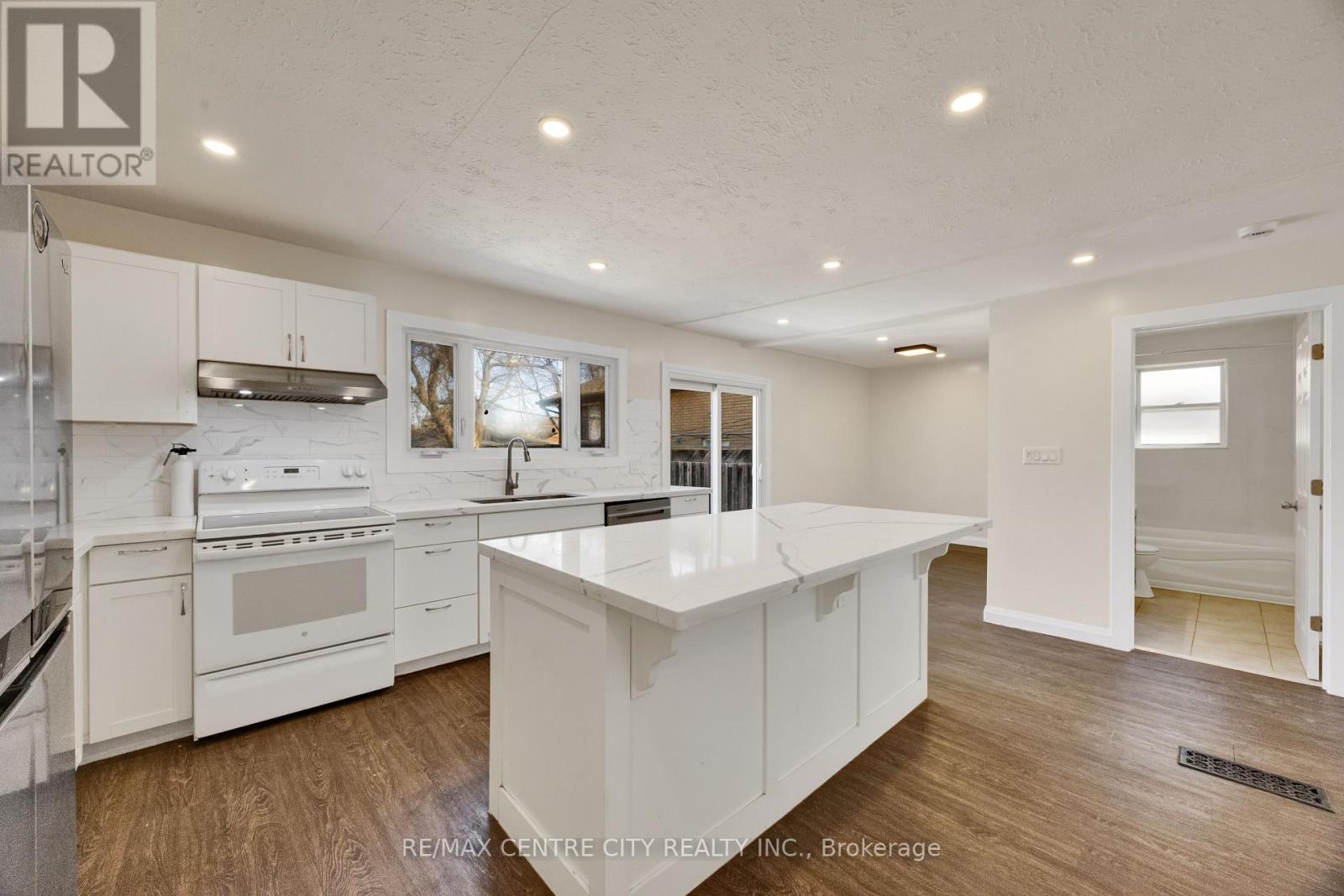 78 Langarth Street W, London South, Ontario  N6J 1P4 - Photo 1 - X13633280