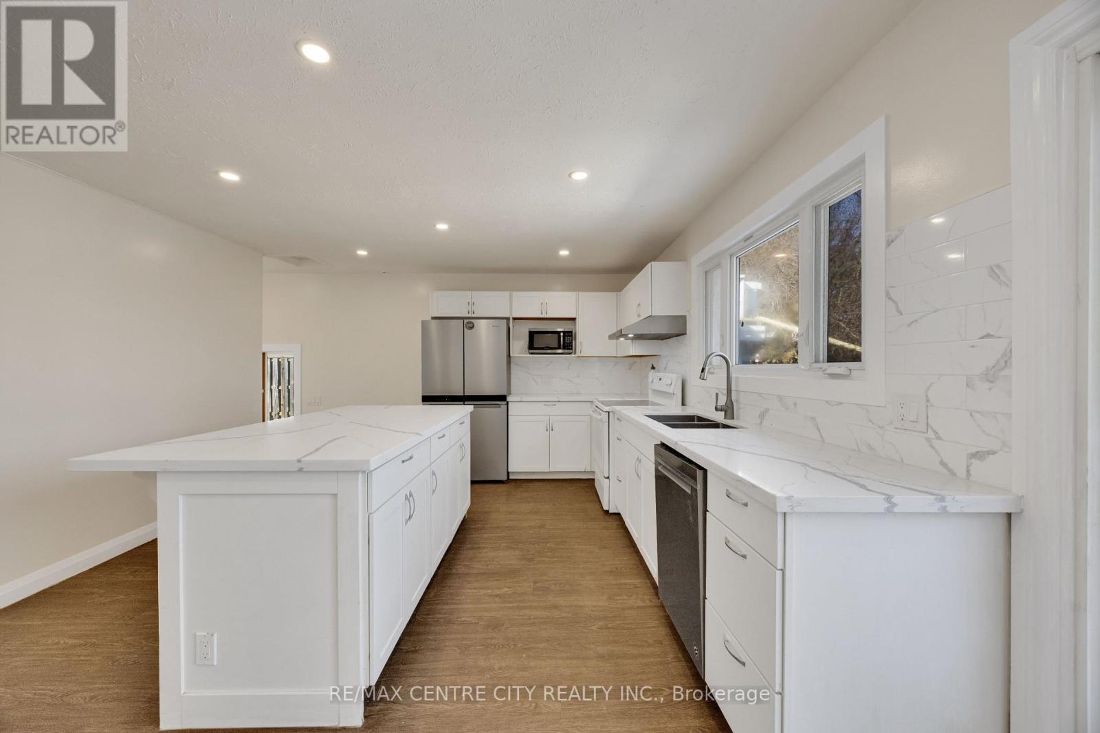 78 Langarth Street W, London South, Ontario  N6J 1P4 - Photo 2 - X13633280