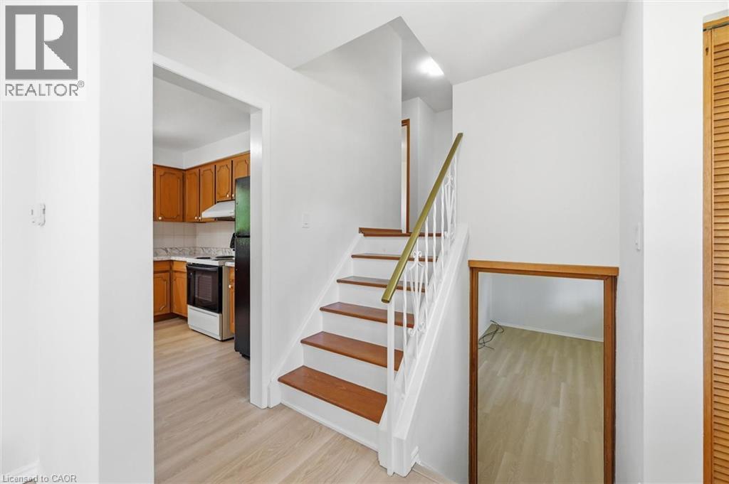 34 Christopher Drive, Hamilton, Ontario  L9B 1G7 - Photo 17 - 40852496