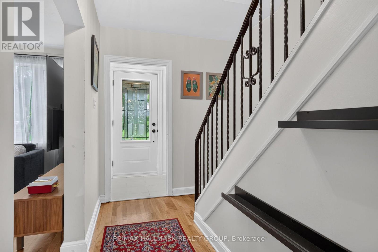 2110 Blossom Drive, Ottawa, Ontario  K1H 6G8 - Photo 3 - X13633288