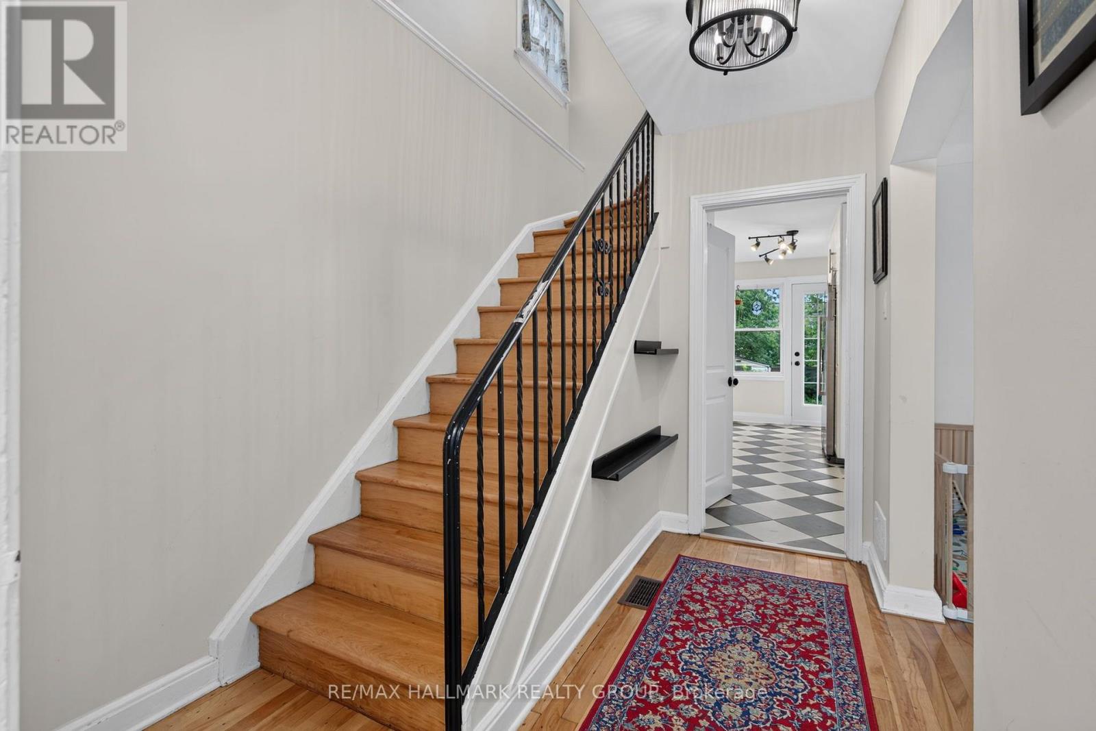 2110 Blossom Drive, Ottawa, Ontario  K1H 6G8 - Photo 4 - X13633288