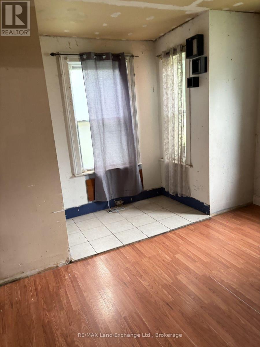 1064 Howick Street, Howick, Ontario  N0G 2X0 - Photo 10 - X13617276