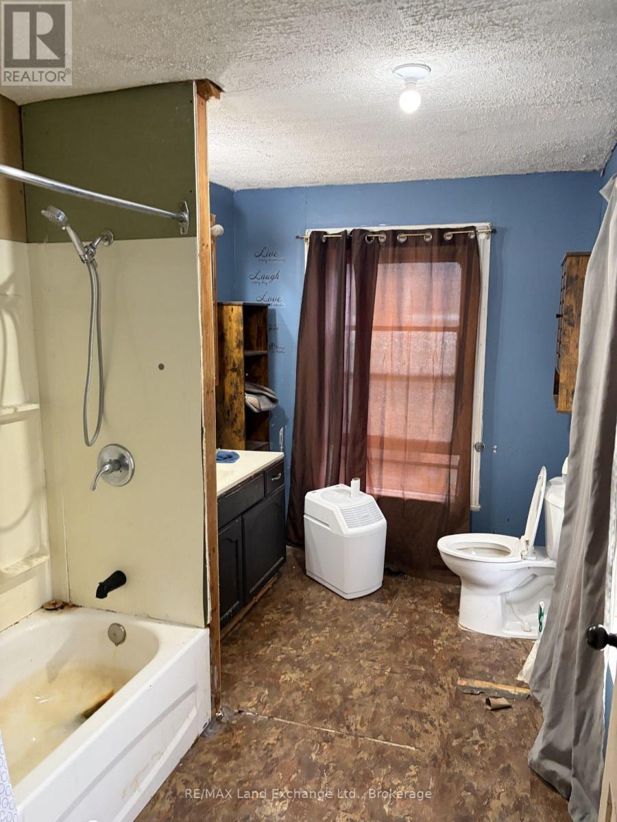 1064 Howick Street, Howick, Ontario  N0G 2X0 - Photo 9 - X13617276