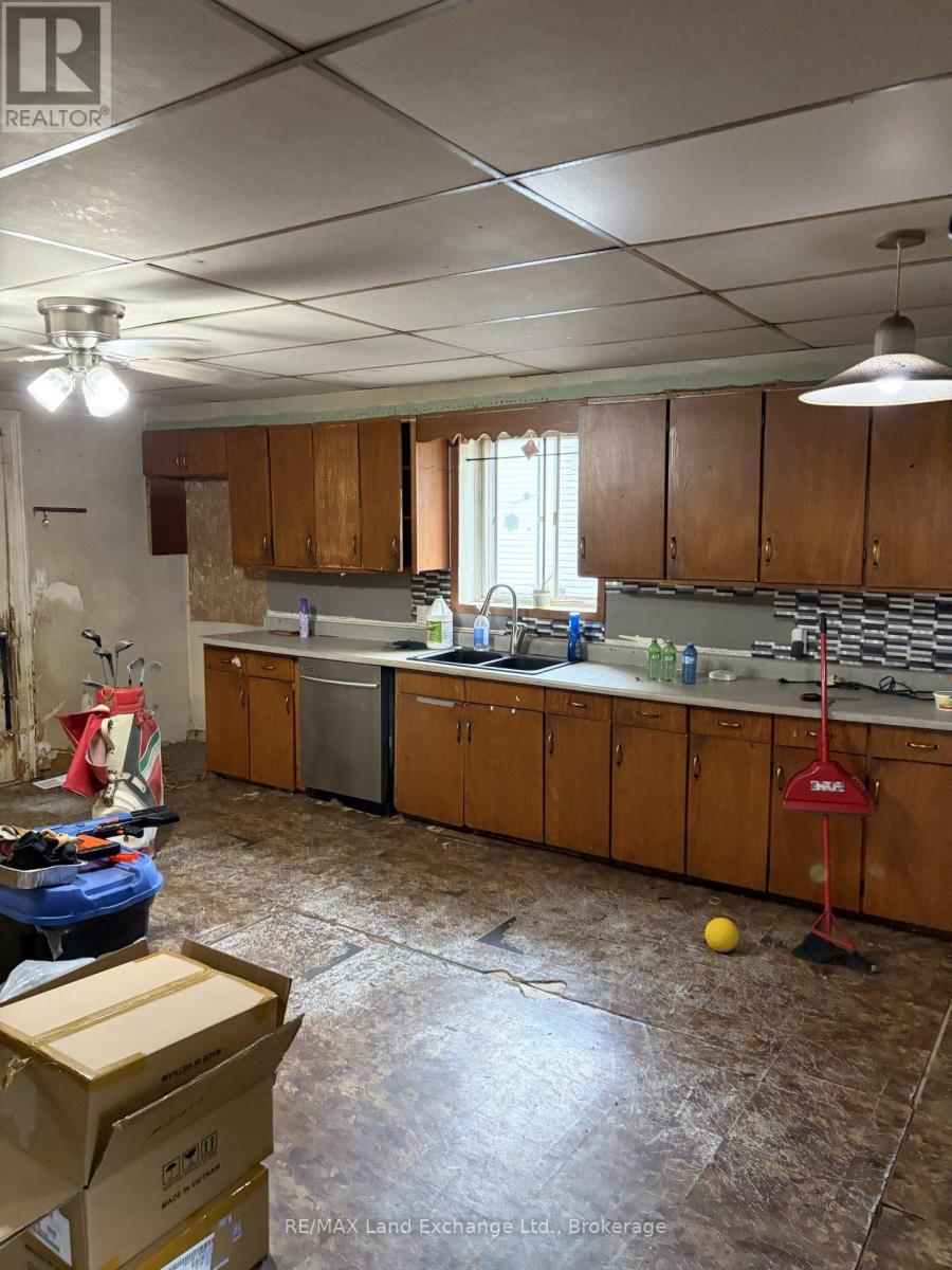 1064 Howick Street, Howick, Ontario  N0G 2X0 - Photo 12 - X13617276