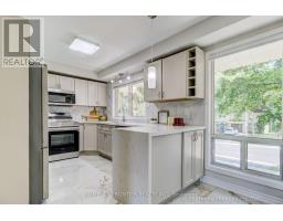 92 POPLAR CRESCENT W, Aurora, Ontario
