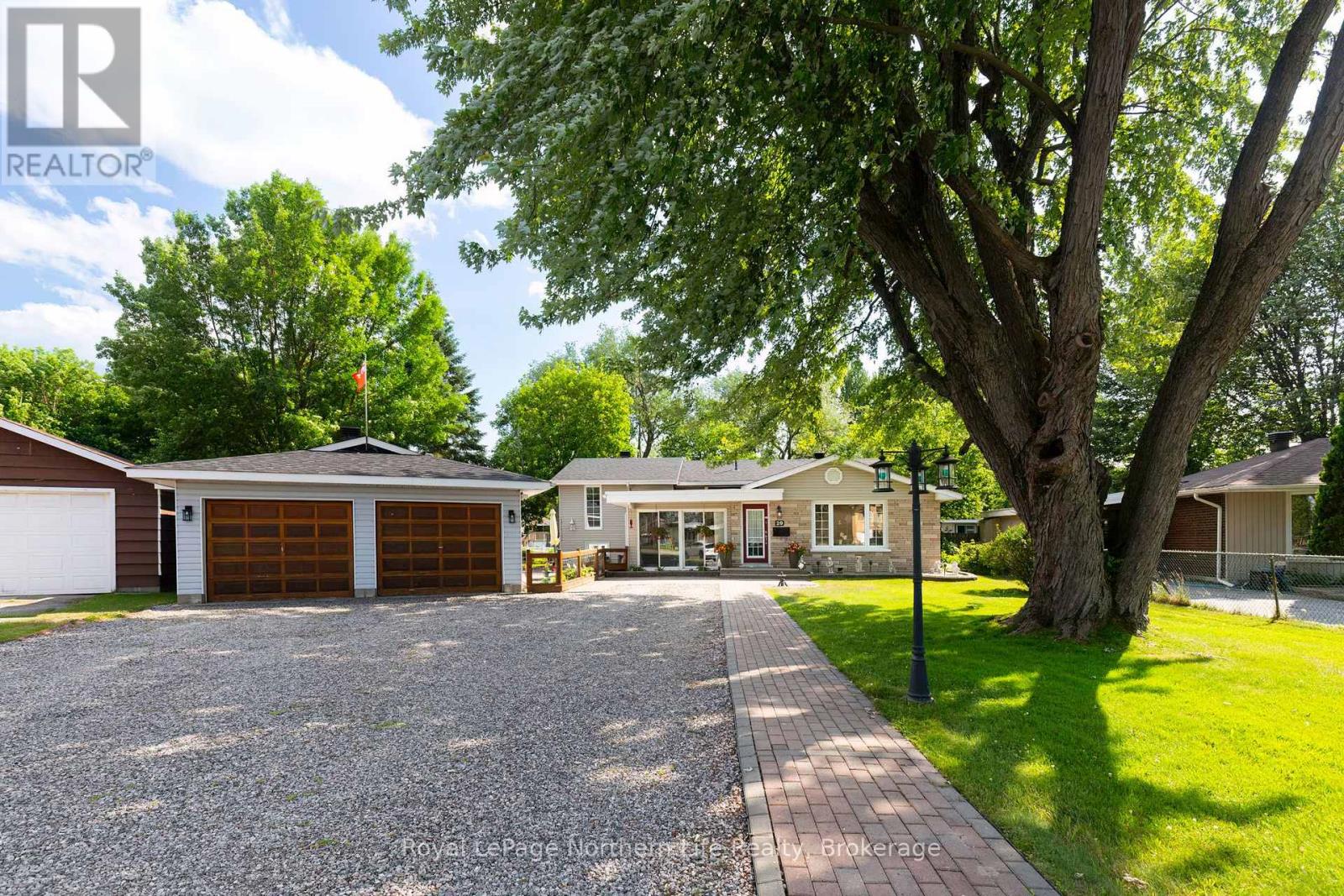 29 Marshall Park Drive, North Bay, Ontario  P1A 2N8 - Photo 1 - X13633148
