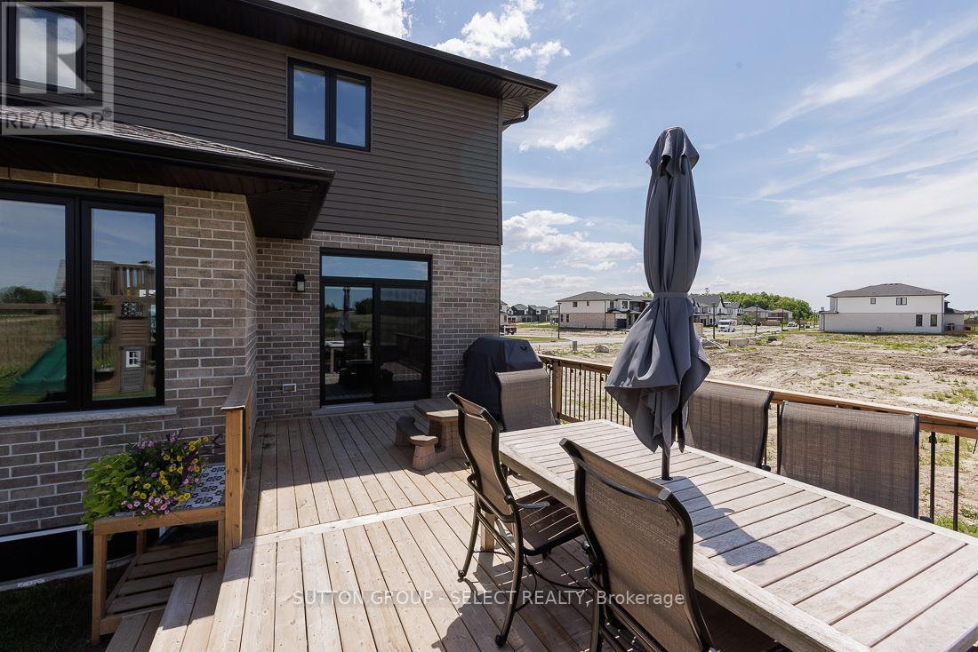 2538 Buroak Drive, London North, Ontario  N6G 3X7 - Photo 38 - X13236838