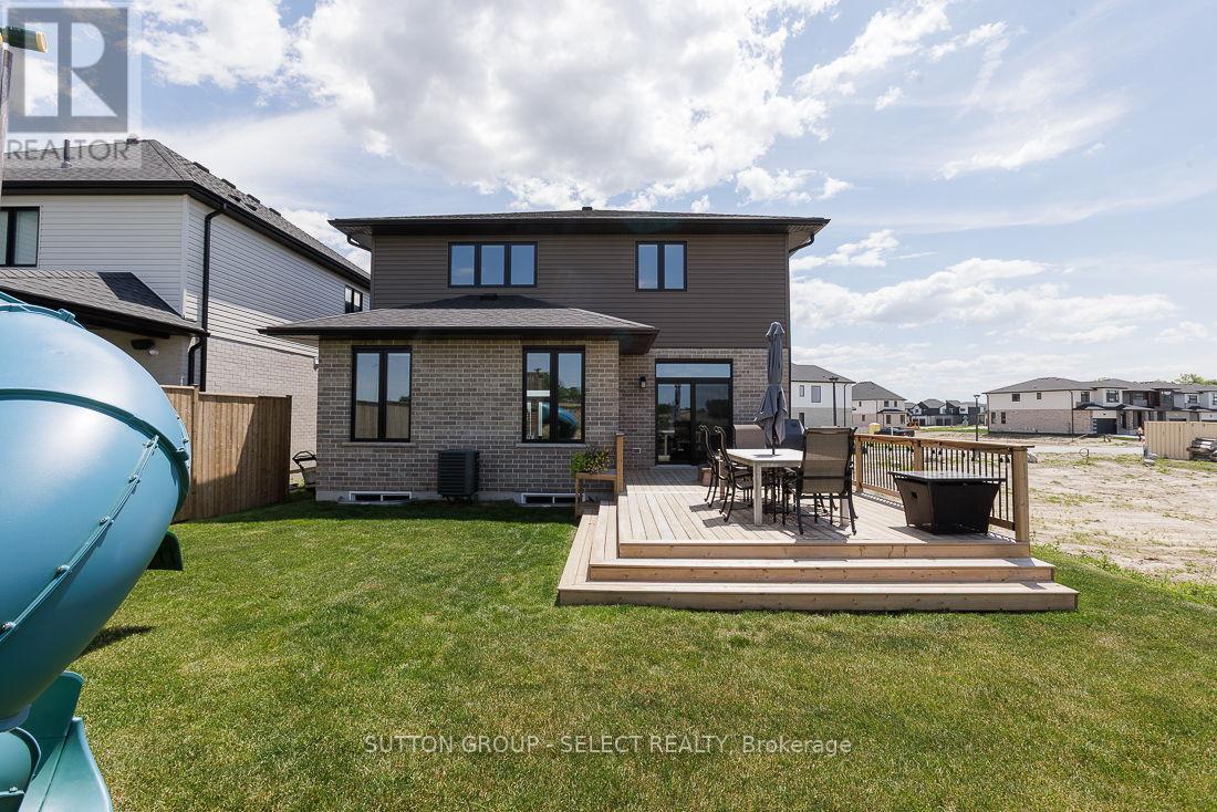 2538 Buroak Drive, London North, Ontario  N6G 3X7 - Photo 39 - X13236838