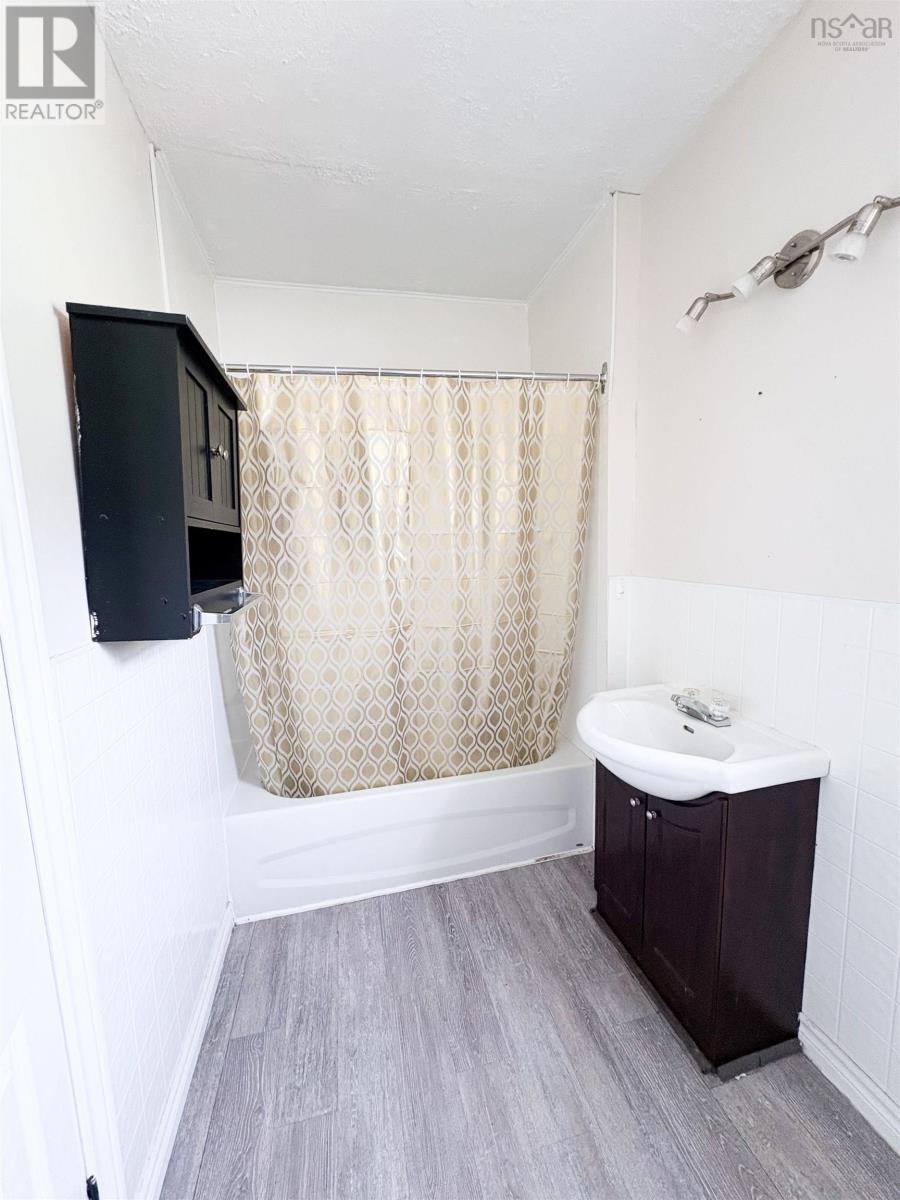 9 Burchell Street, Sydney Mines, Nova Scotia  B1V 2P9 - Photo 18 - 202605952