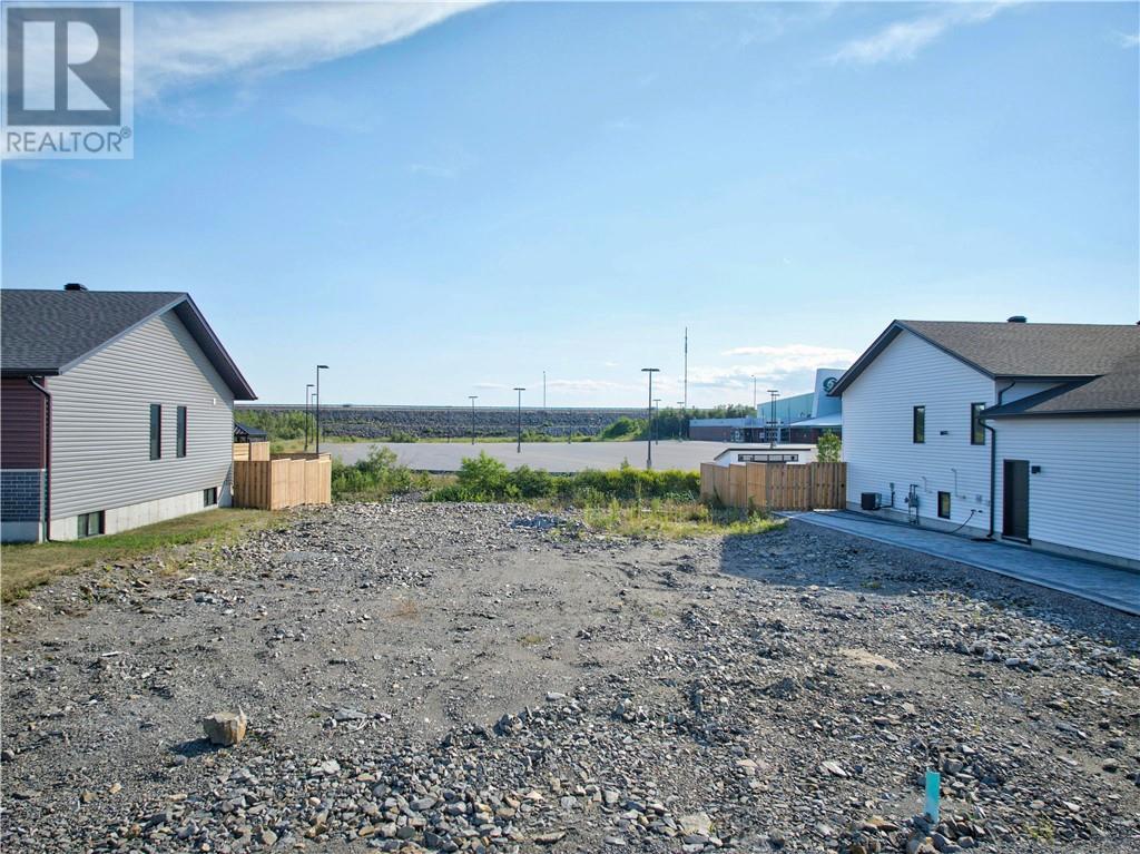 77 Teravista Way, Sudbury, Ontario  P3E 0H9 - Photo 2 - 2129507