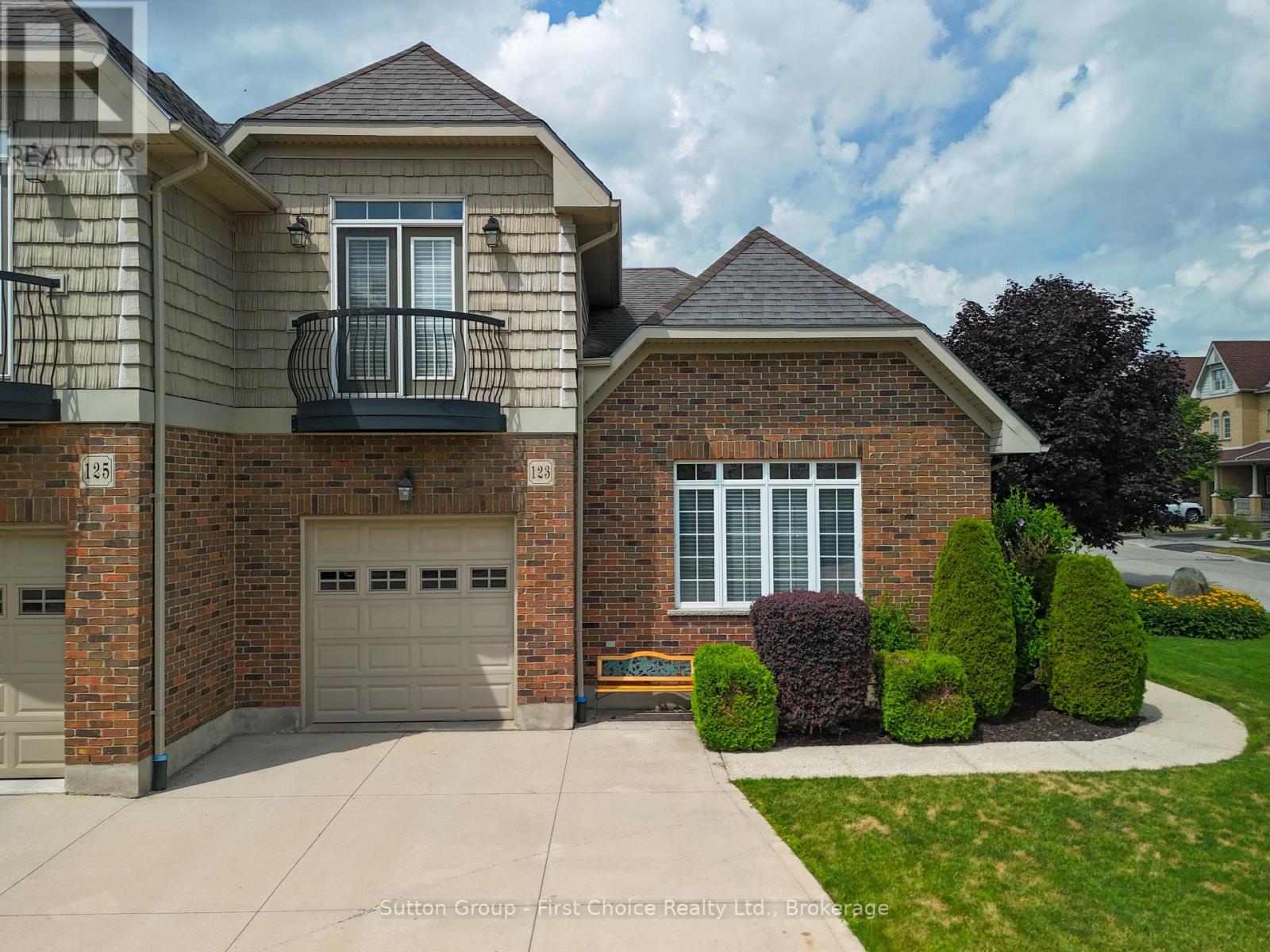 123 Long Drive, Stratford, Ontario  N5A 7Y9 - Photo 2 - X13633236