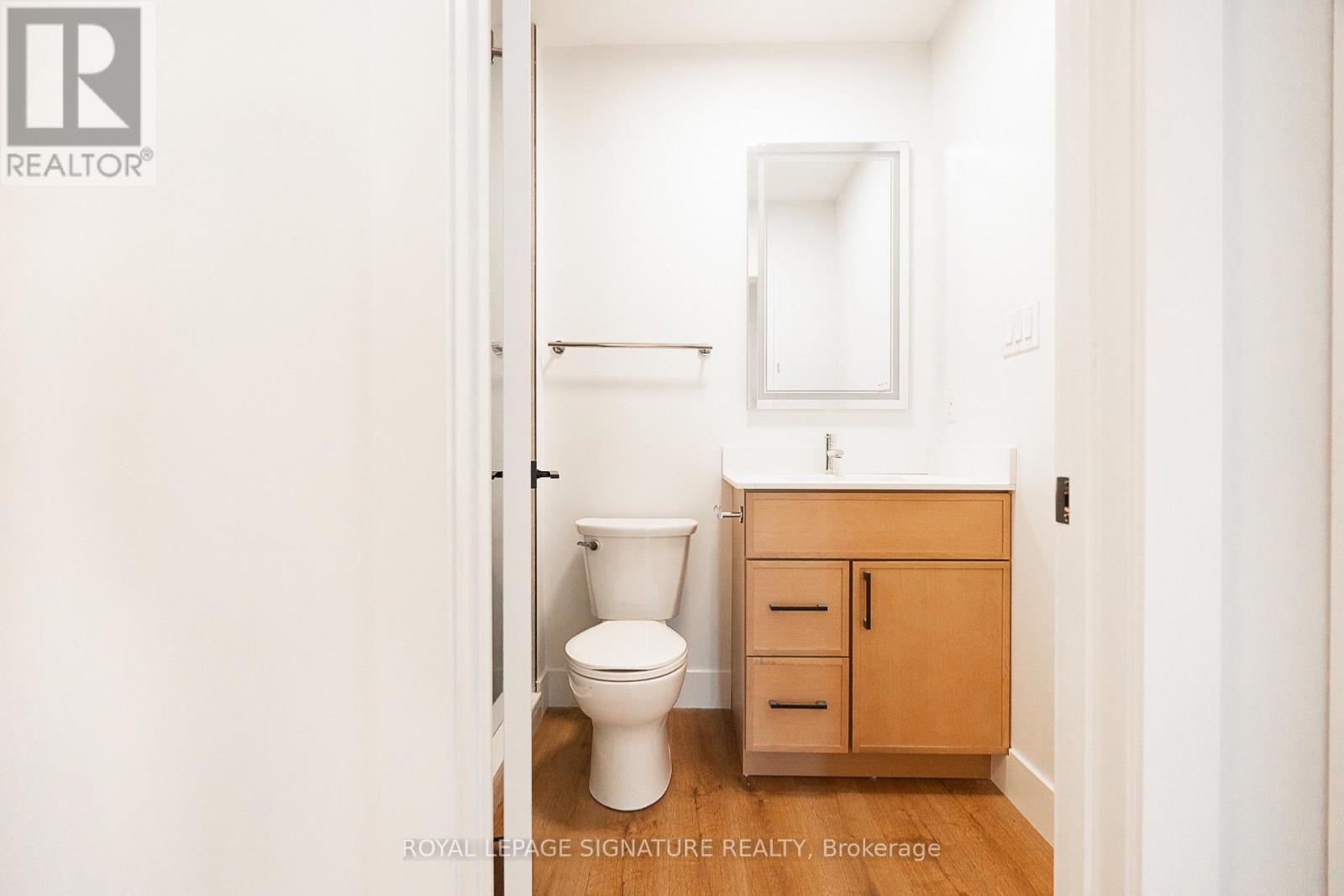 #5 - 7 Earnscliffe Road, Toronto, Ontario  M6E 1J4 - Photo 10 - C13633190