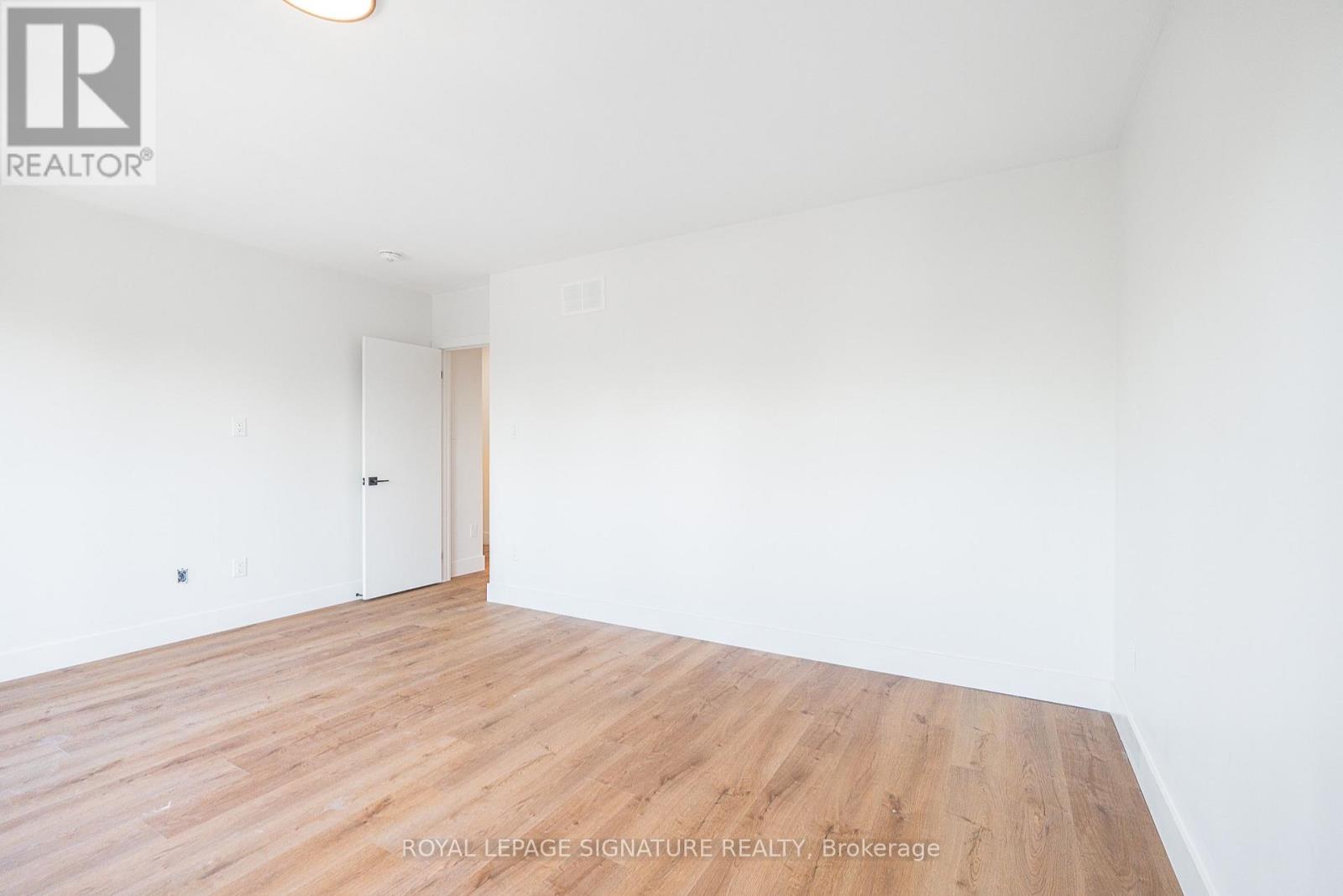 #5 - 7 Earnscliffe Road, Toronto, Ontario  M6E 1J4 - Photo 15 - C13633190