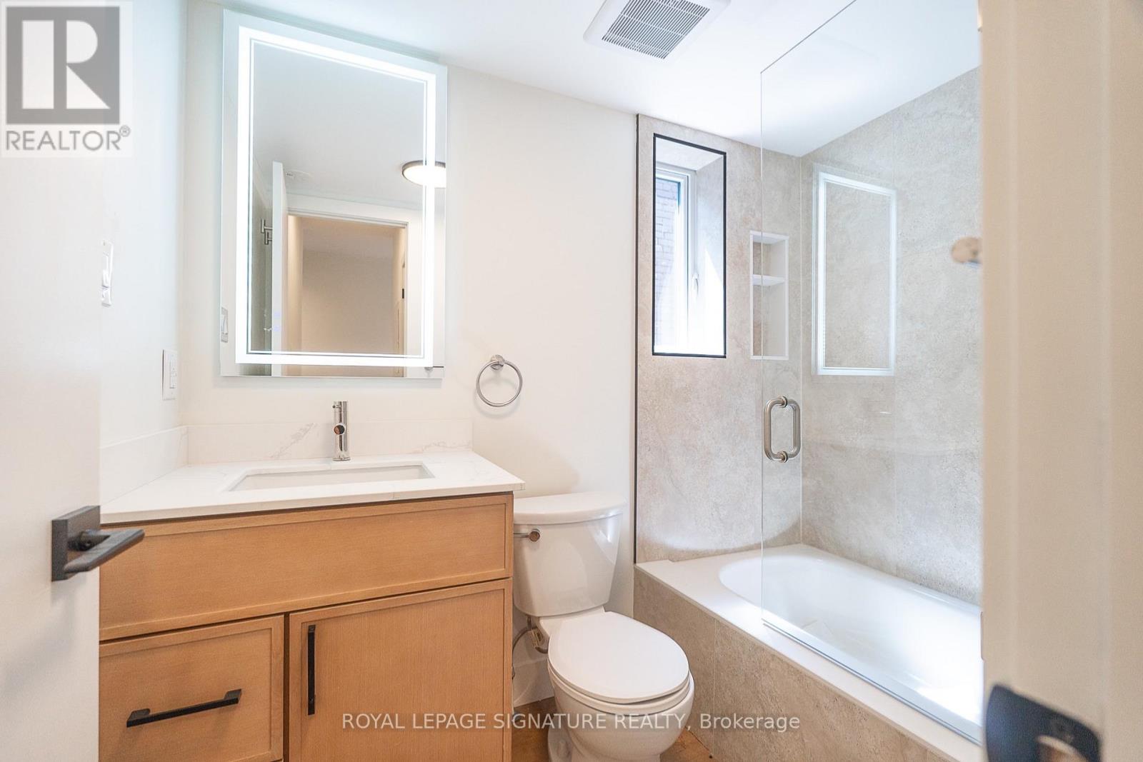 #5 - 7 Earnscliffe Road, Toronto, Ontario  M6E 1J4 - Photo 6 - C13633190
