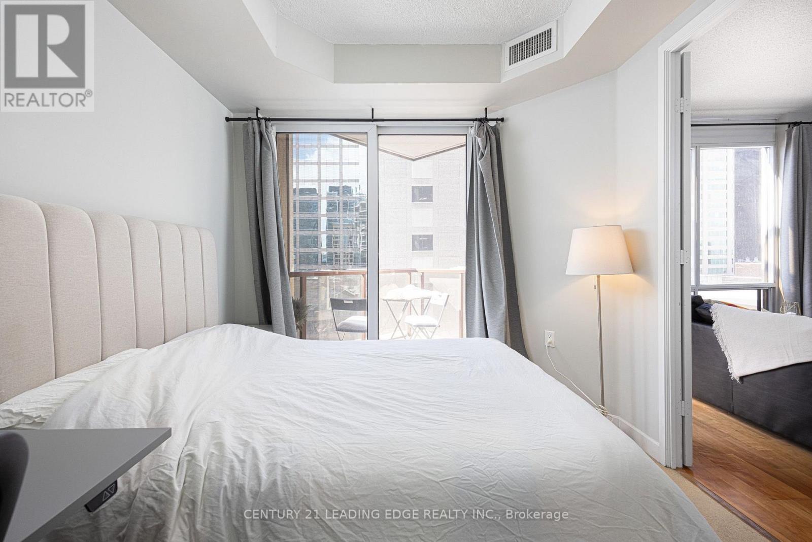1413 - 85 Bloor Street E, Toronto, Ontario  M4W 3Y1 - Photo 17 - C13633232