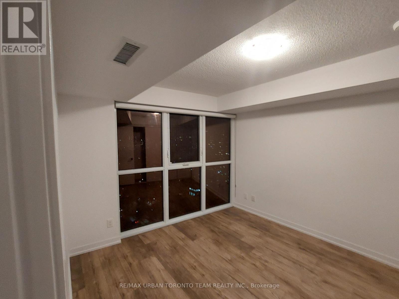 2010 - 125 Redpath Avenue, Toronto, Ontario M4S 0B5 - Photo 15 - C13633278