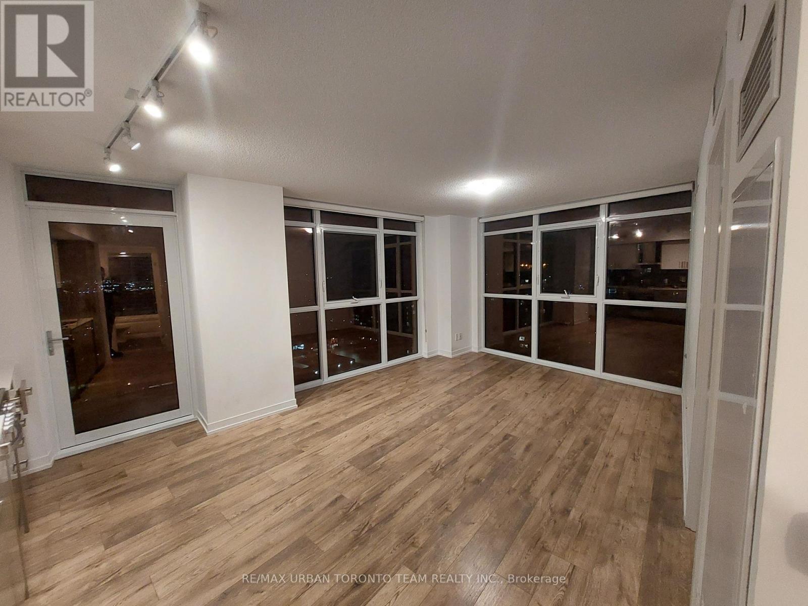 2010 - 125 Redpath Avenue, Toronto, Ontario M4S 0B5 - Photo 4 - C13633278