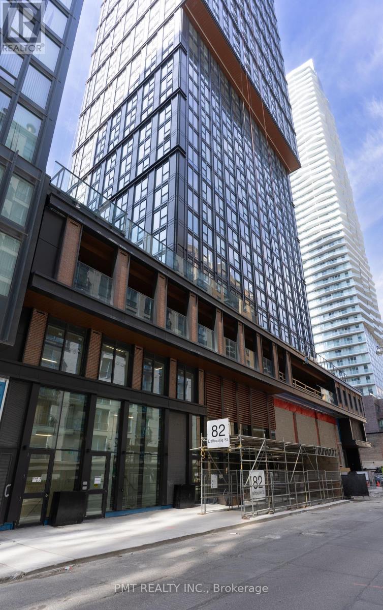 806 - 82 DALHOUSIE STREET