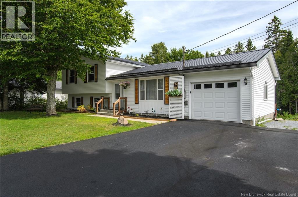 44 Wedgewood Drive, Rothesay, New Brunswick  E2E 3P8 - Photo 1 - NB145224