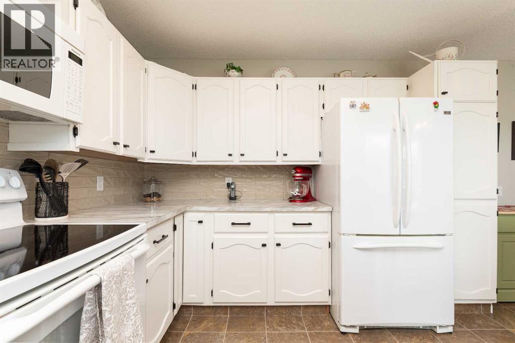 10 Seneca Place W, Lethbridge, Alberta  T1K 4M7 - Photo 6 - A2332554