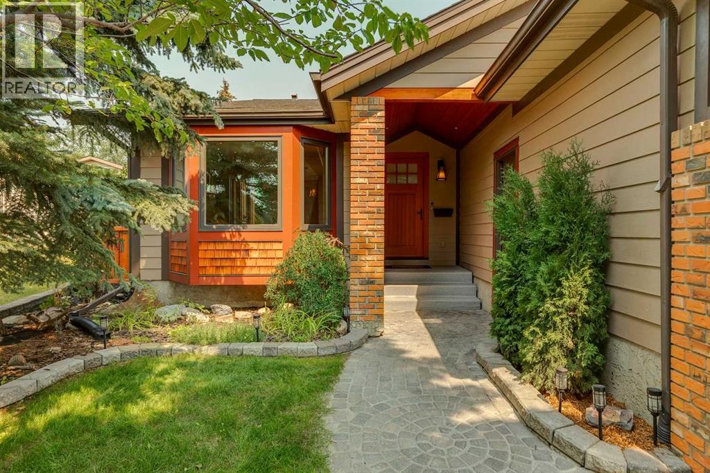 127 Ranchridge Court NW, Calgary, Alberta  T3G 1W4 - Photo 3 - A2334295