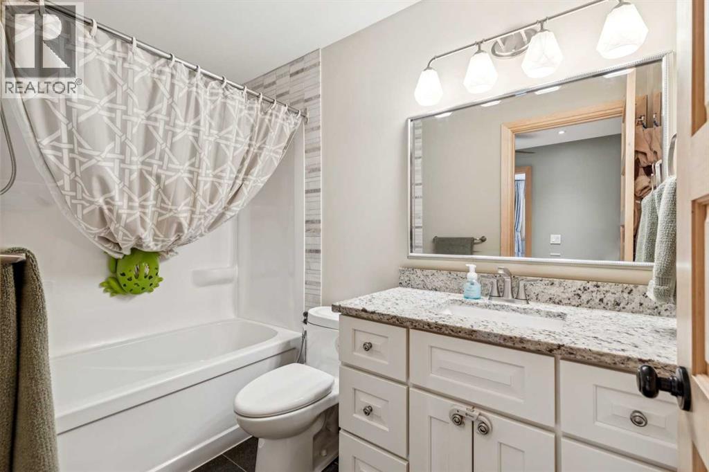 127 Ranchridge Court NW, Calgary, Alberta  T3G 1W4 - Photo 33 - A2334295
