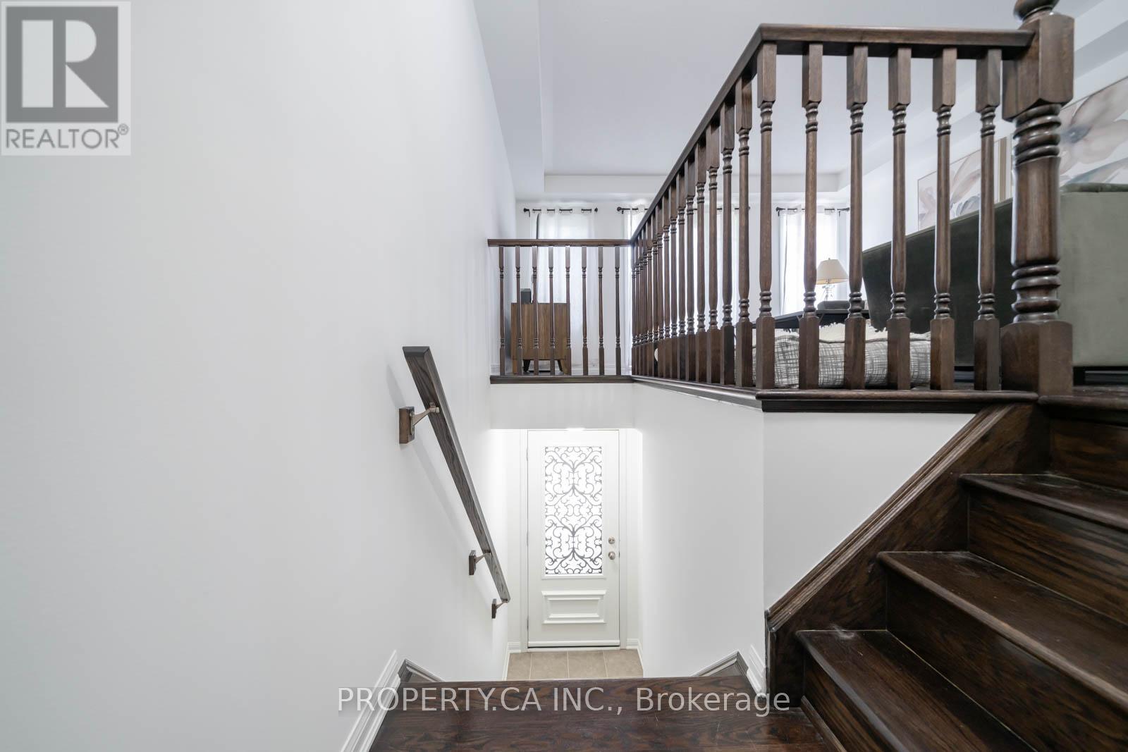 34 Ferguson Street, Toronto, Ontario  M1L 0C2 - Photo 4 - E13633120