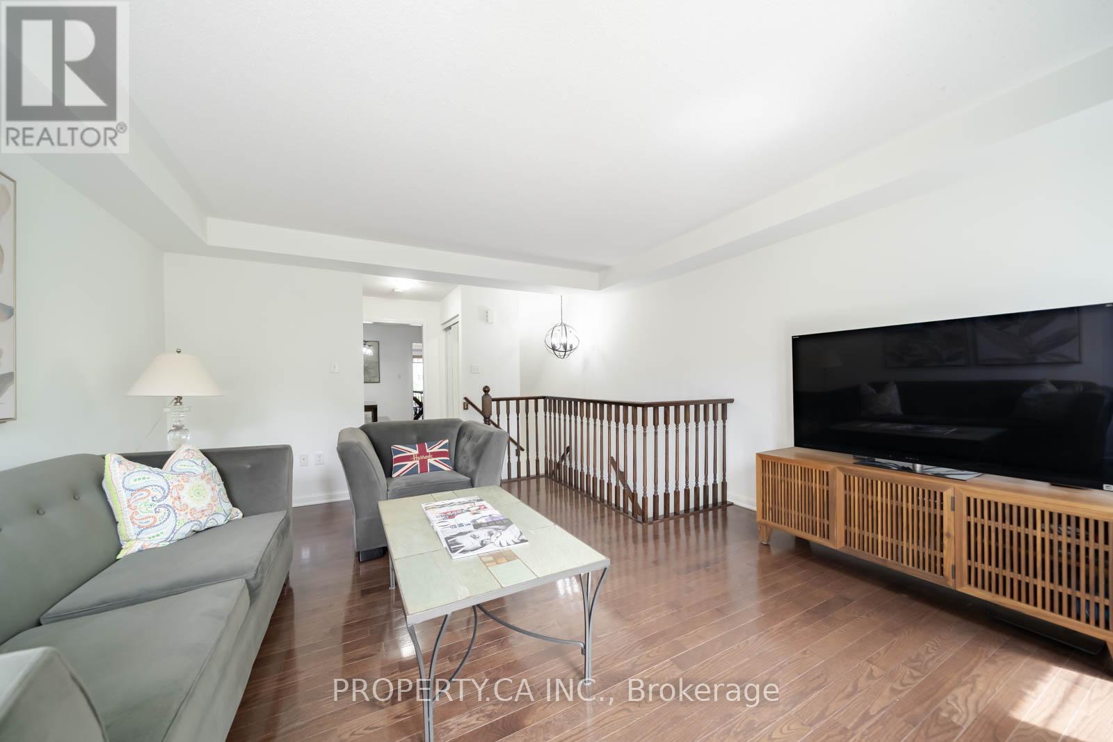 34 Ferguson Street, Toronto, Ontario  M1L 0C2 - Photo 6 - E13633120