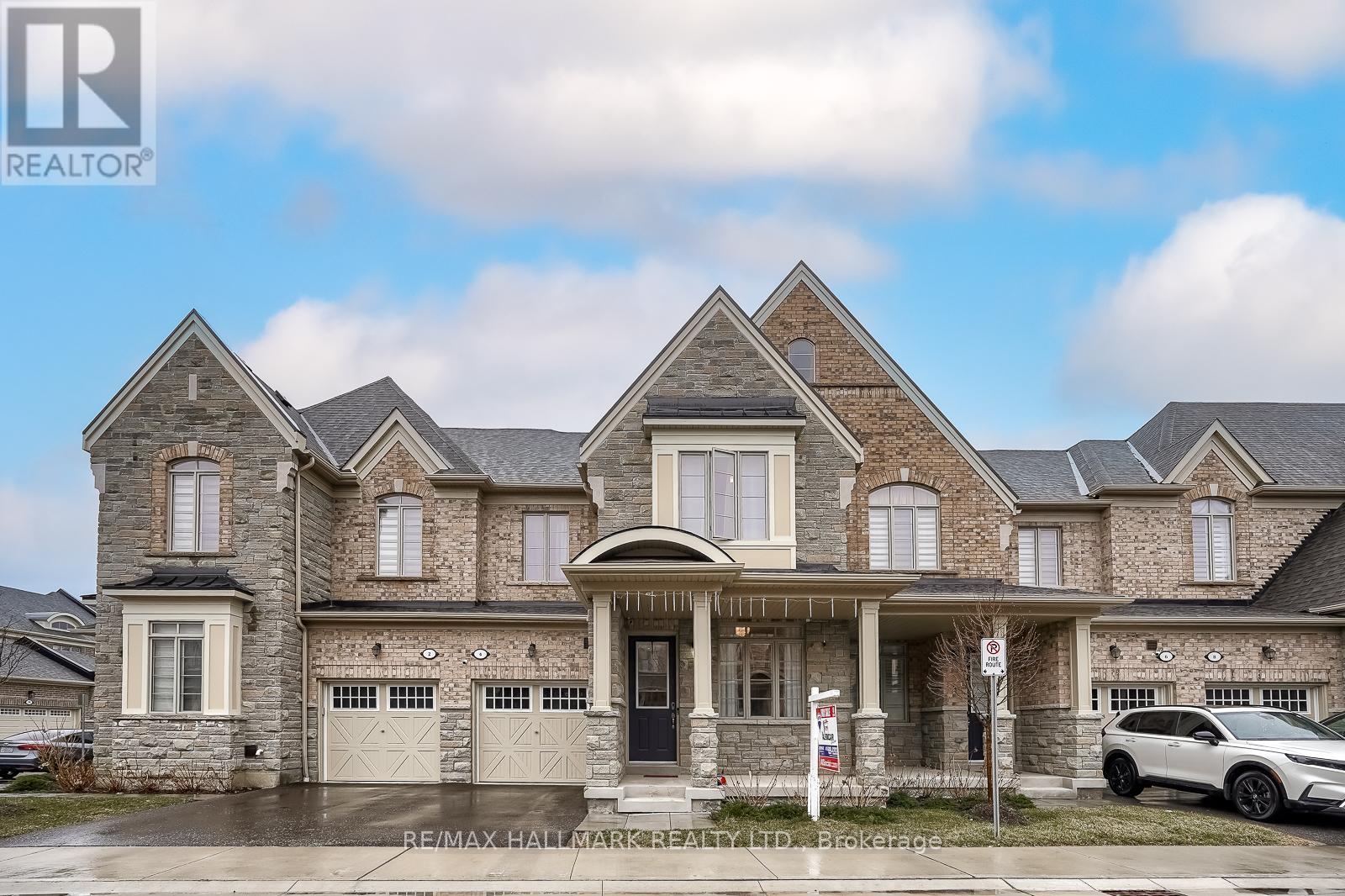 4 Hickling Lane, Ajax, Ontario L1T 0N6 - Photo 2 - E13633136