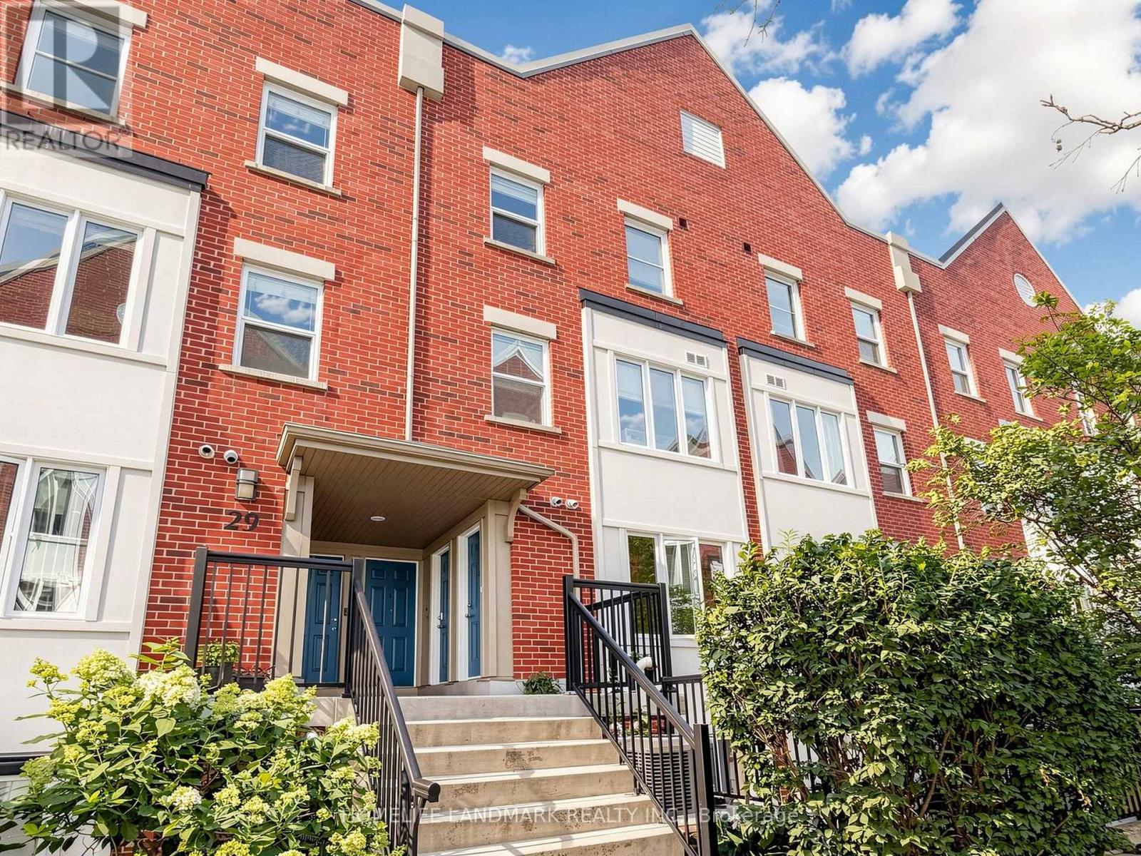 4 - 29 FRANCES LORING LANE, Toronto, Ontario