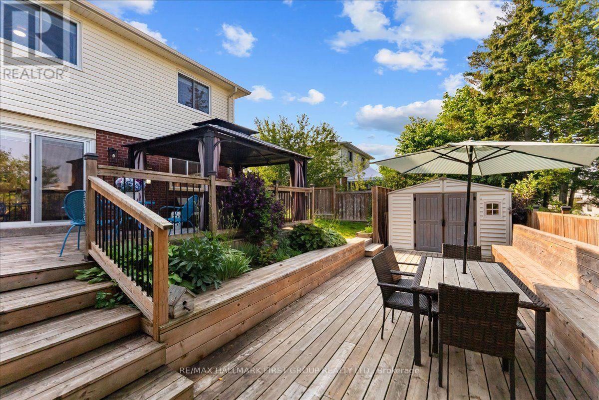 721 Leaside Street, Pickering, Ontario  L1W 2X2 - Photo 43 - E13633294