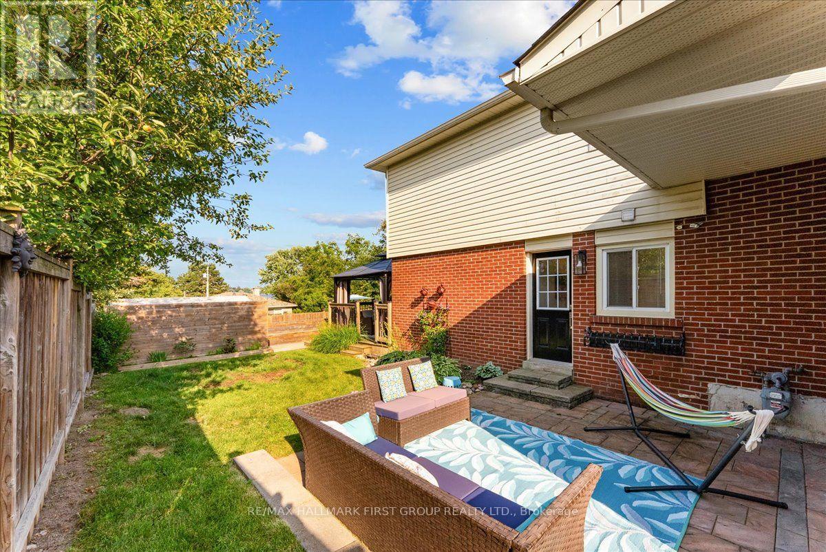 721 Leaside Street, Pickering, Ontario  L1W 2X2 - Photo 47 - E13633294