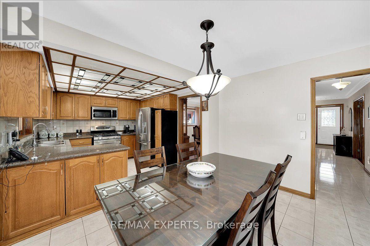 5 Jordana Drive, Markham, Ontario  L3S 3C2 - Photo 13 - N13632996