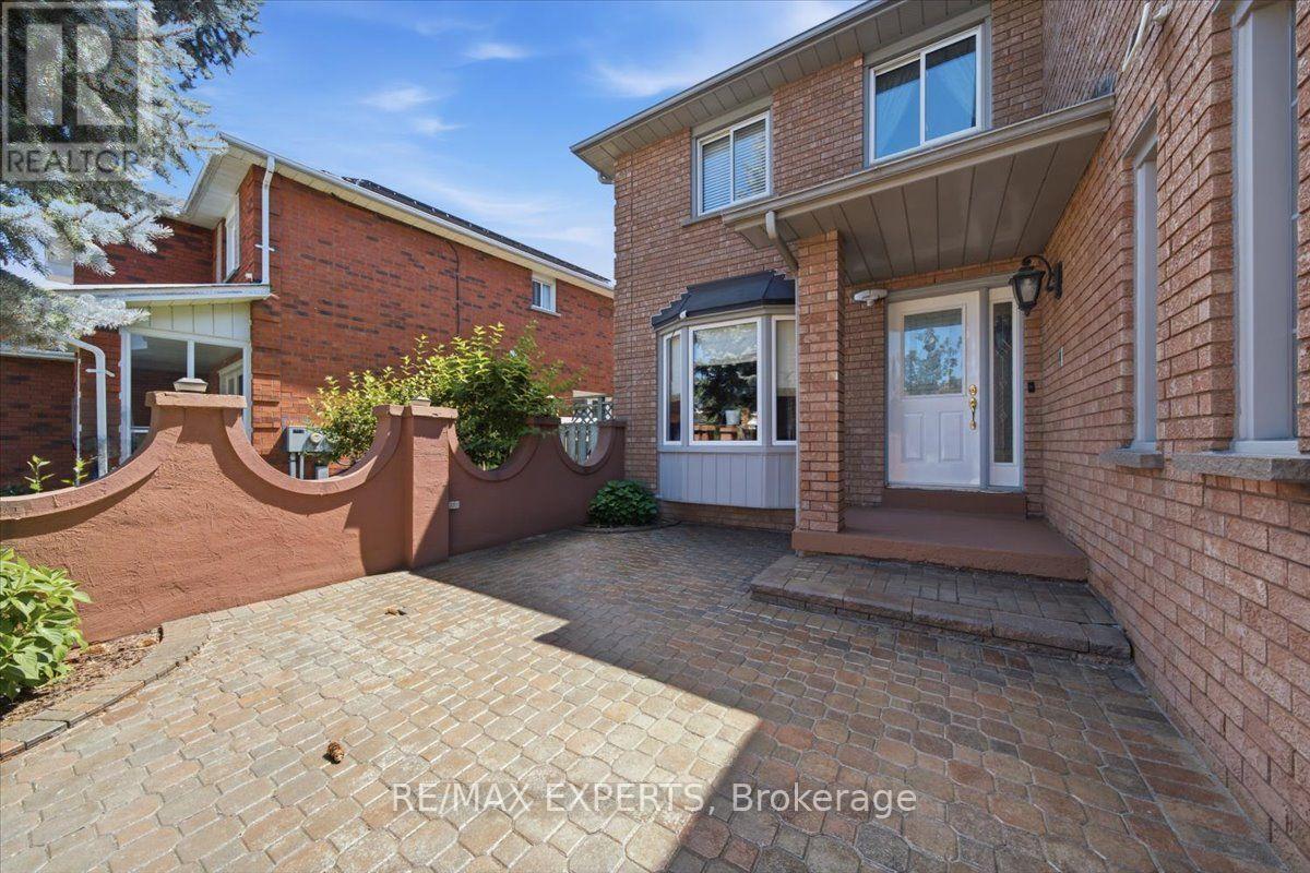 5 Jordana Drive, Markham, Ontario  L3S 3C2 - Photo 3 - N13632996
