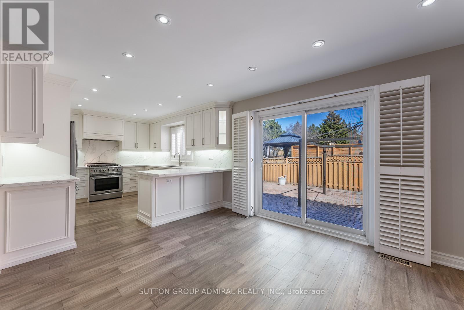 150 Rockwood Crescent, Vaughan, Ontario  L4J 7W1 - Photo 6 - N13633072