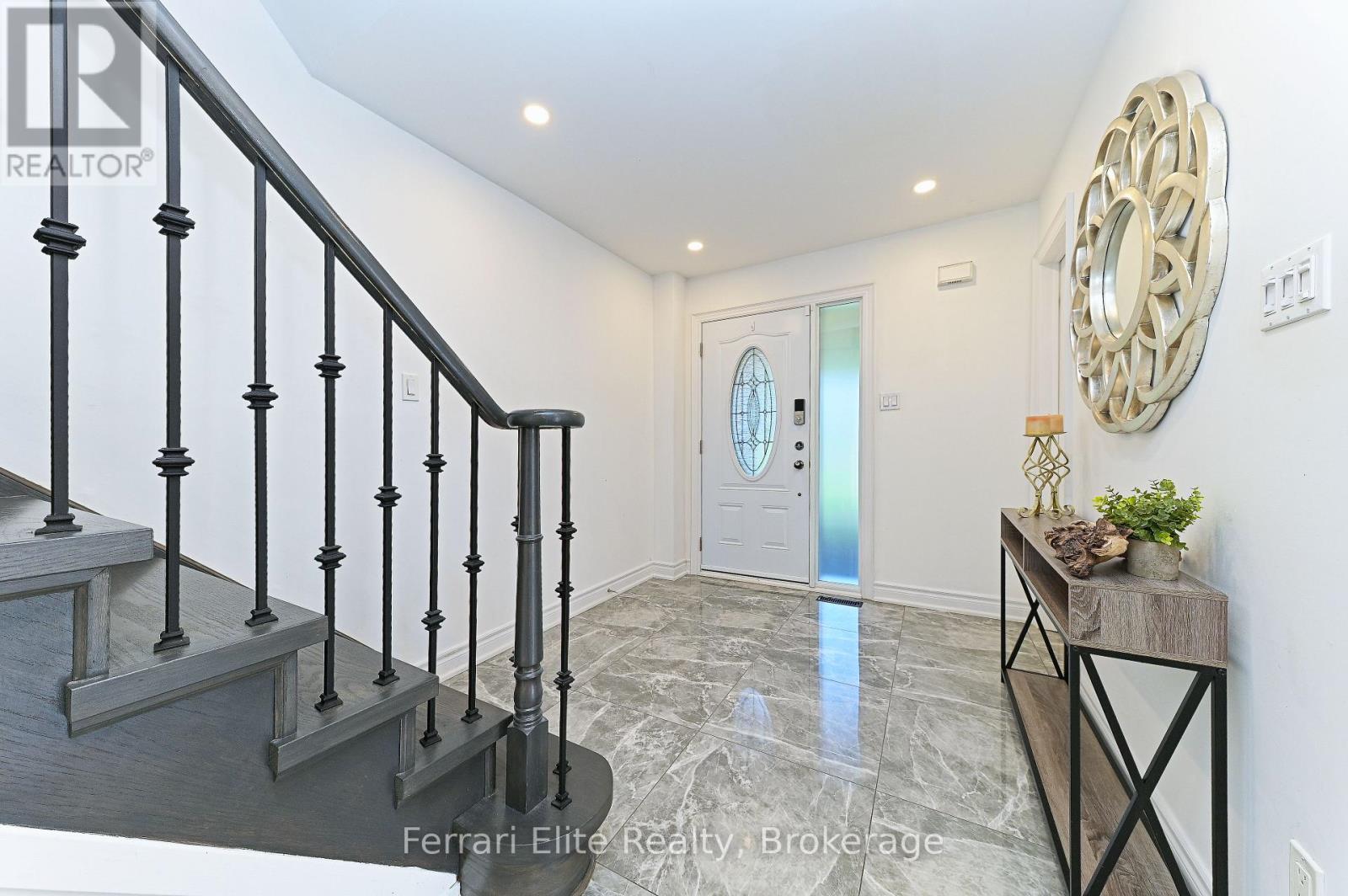 53 Belvedere Crescent, Richmond Hill, Ontario  L4C 8V4 - Photo 4 - N13633082