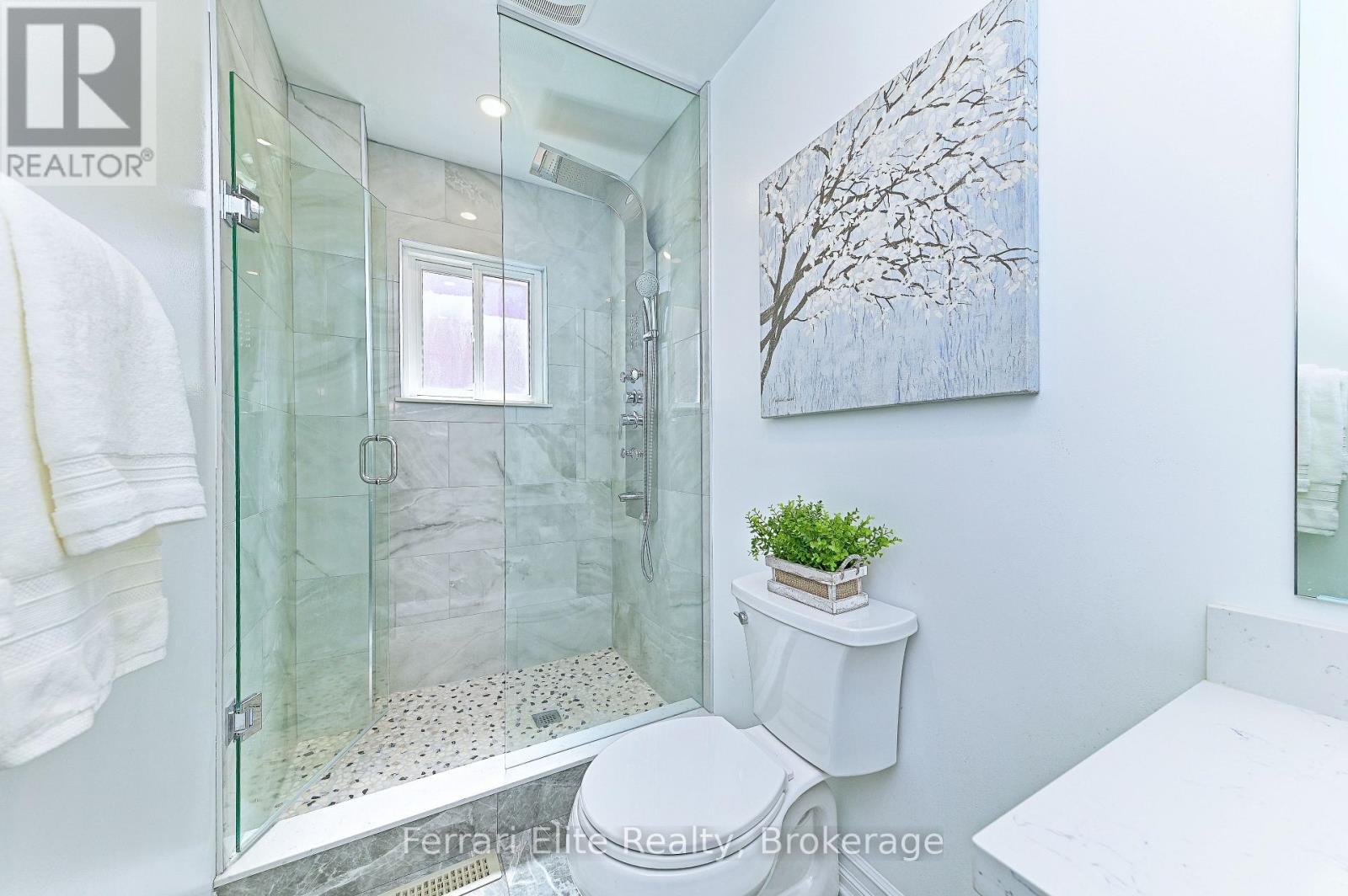 53 Belvedere Crescent, Richmond Hill, Ontario  L4C 8V4 - Photo 9 - N13633082