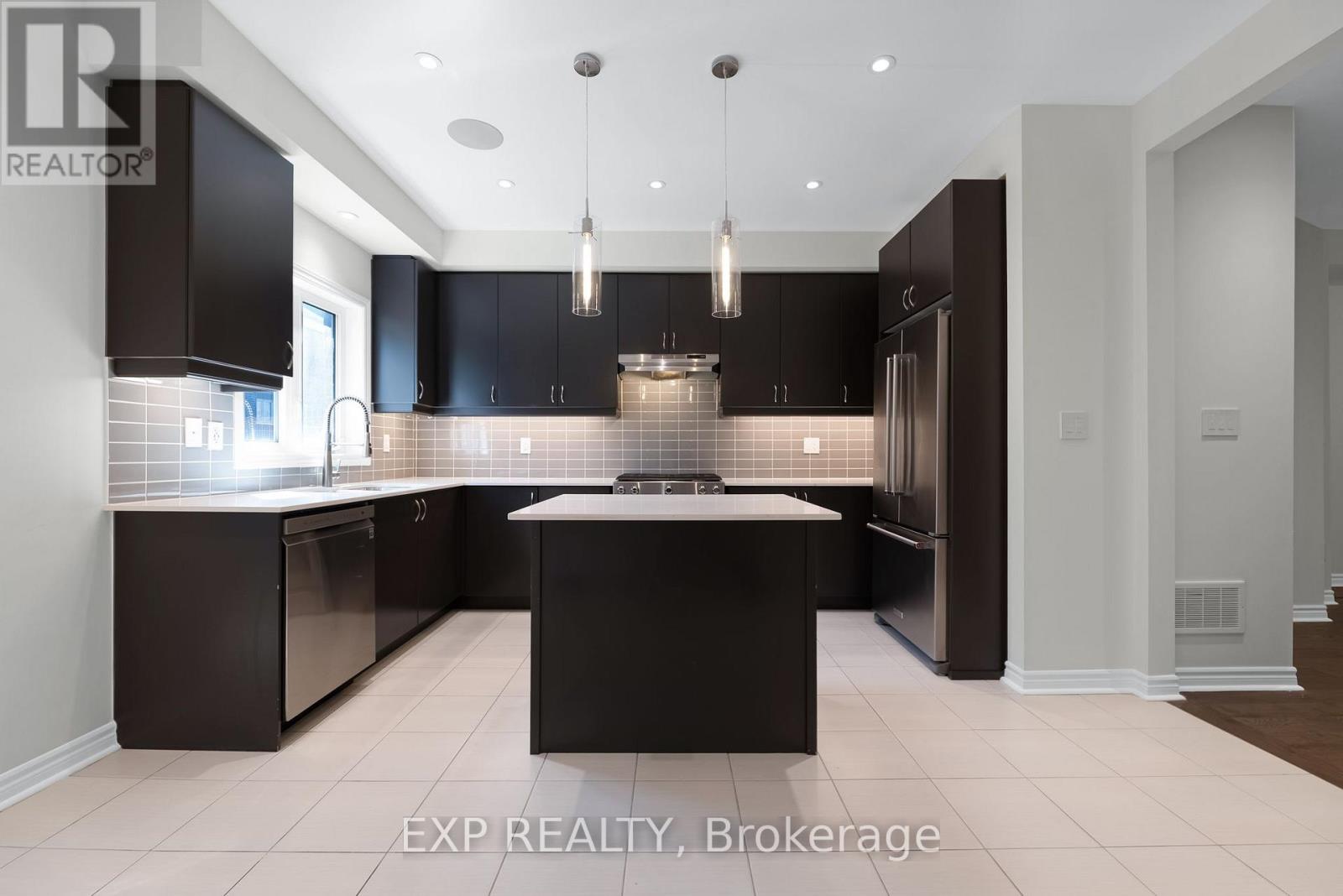 104 Gordon Circle, Newmarket, Ontario  L3Y 0C9 - Photo 12 - N13633116