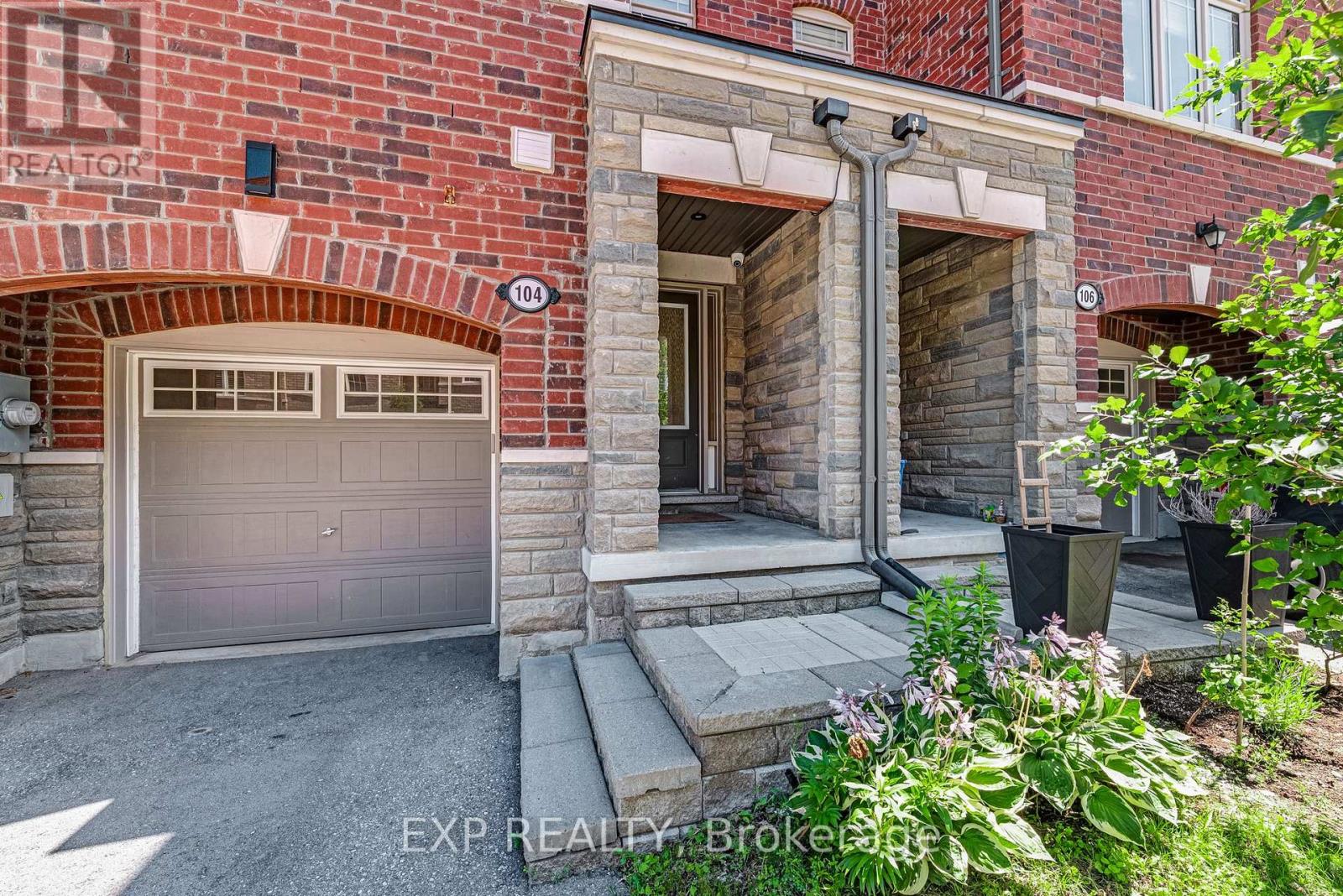 104 Gordon Circle, Newmarket, Ontario  L3Y 0C9 - Photo 2 - N13633116